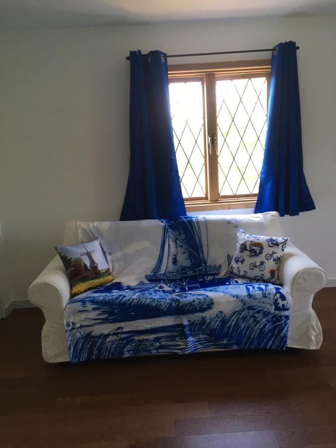 The Blue Cottage B&B Seventy Mile House Экстерьер фото