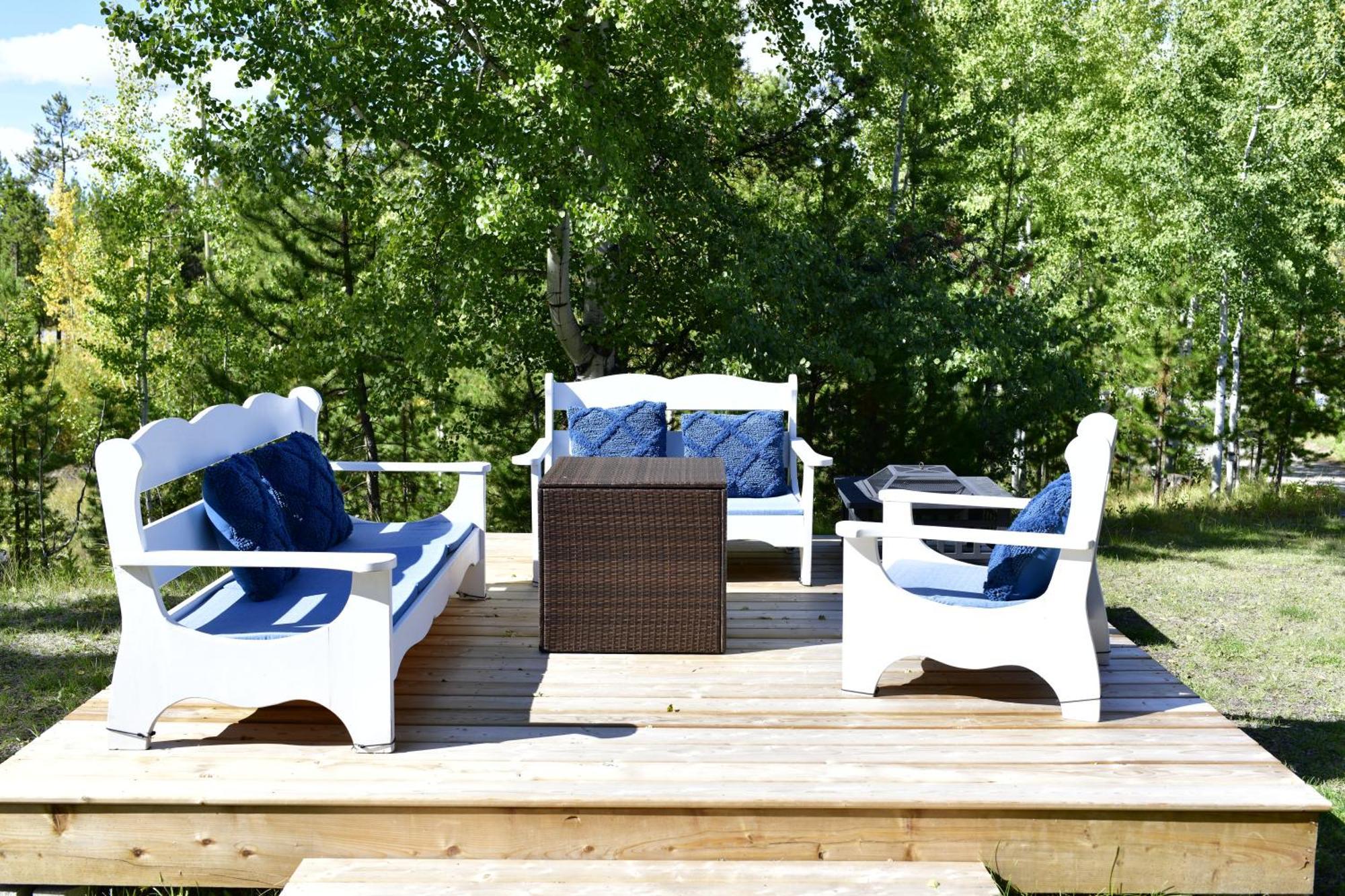 The Blue Cottage B&B Seventy Mile House Экстерьер фото